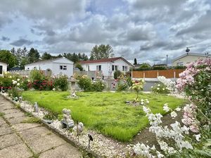Side Garden- click for photo gallery